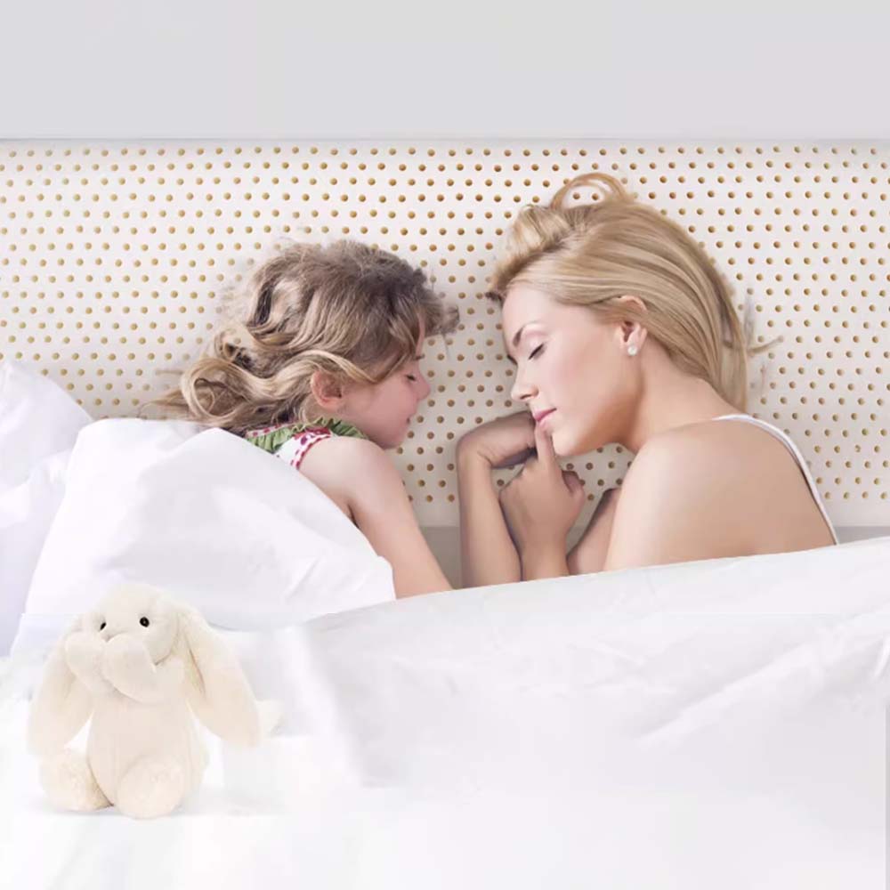 Couple Latex Pillow Use Demonstration